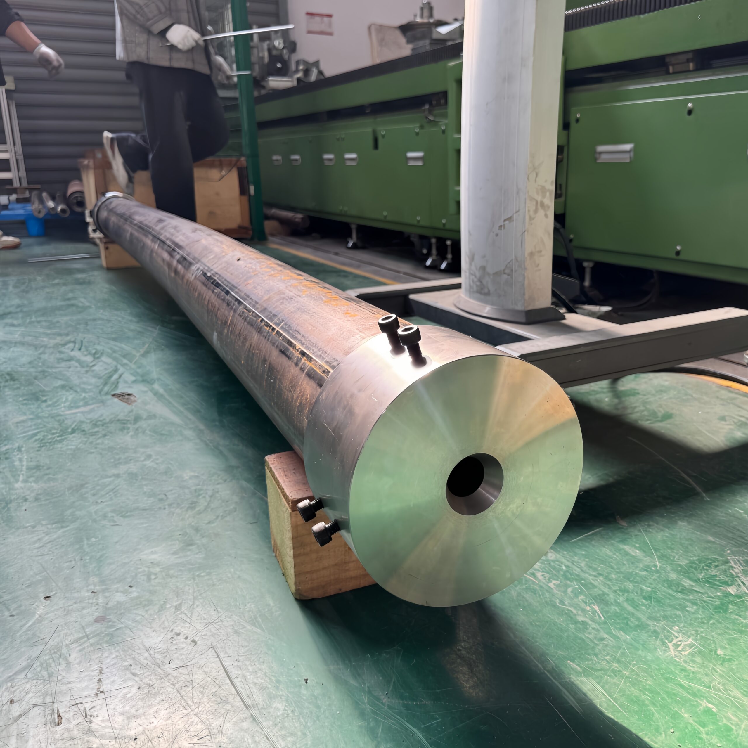 pipe straightening machine