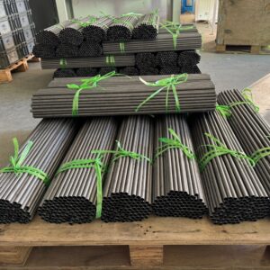Tube straightening machine