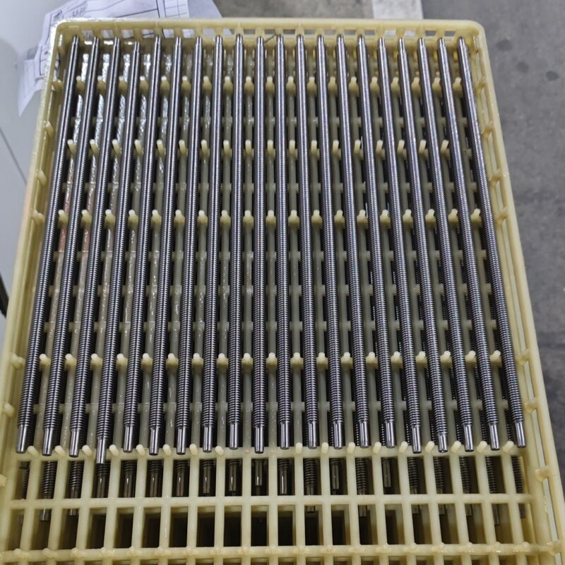 Ball screw straightening