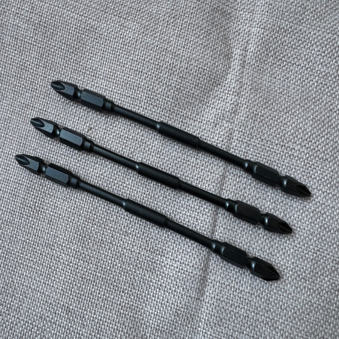 Screwdriver straightening machine